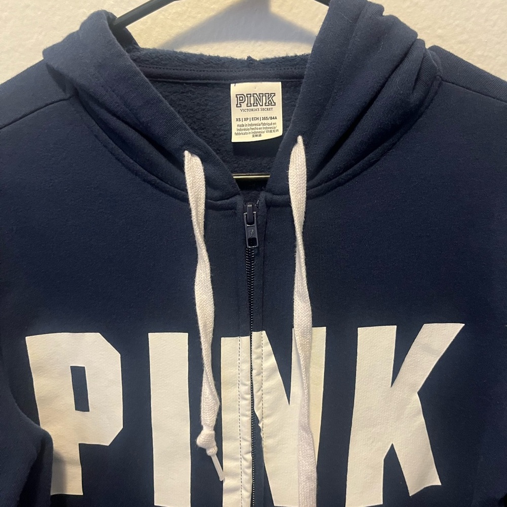 ✨PINK Victoria's Secret Navy Zip-Up Hoodie with White Logo - Picture 5 of 7